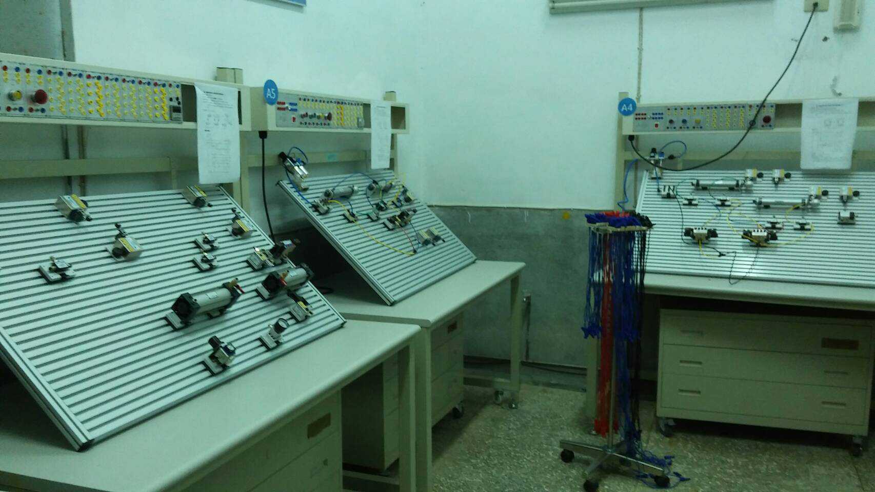 基本電工與氣壓實習工廠 4