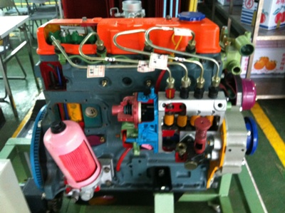 柴油噴射引擎解剖模型1